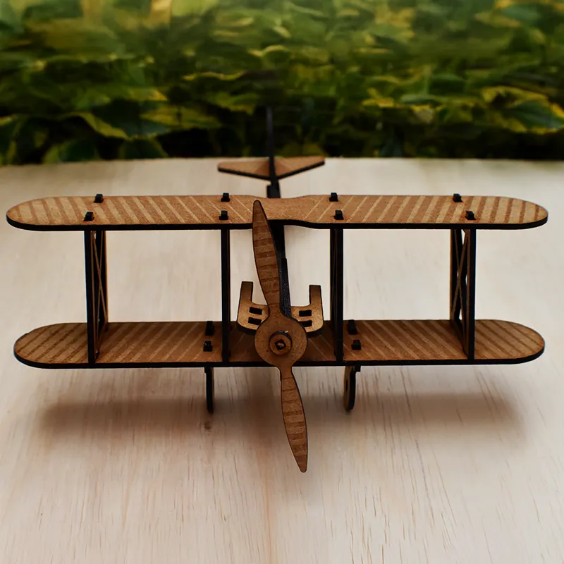 Avión Antiguo juguete en madera MDF Avión antiguo juguete en mdf cortado y grabado en láser vista frontal