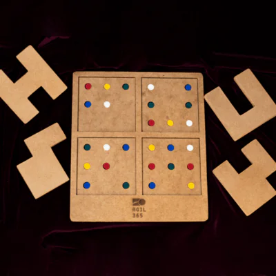 Juego de mesa "Concéntrese" en MDF de 21 x 21 cm, diseñado para mejorar la memoria, concentración y habilidades deductivas. Ideal para todas las edades.