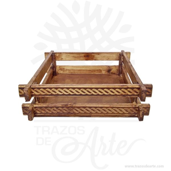 Canasto labrado envejecido 22 x 22 x 7 cm, bella canasta guacal rustico ideal para decorar y regalar  con múltiples usos entre ellos como ancheta o desayuno sorpresa. Tiene agarradera en lazo. Práctica caja para decorar y regalar, perfecta para los amantes de las manualidades, decoradores de fiestas y bodas. Esta caja de madera de pino es realmente original. No ocupa mucho espacio y será una decoración de su hogar ademas de un excelente organizador. La caja de madera perfeccionará el regalo para la boda, el aniversario, el día de San Valentin u otros eventos. Practica como centro de mesa, mesa de dulces entre otros. La puede encontrar también como caja en MDF, caja decorativa , caja decorativa en madera MDF, cajas de madera para regalo o caja en madera con tapa. La caja de madera ha conseguido introducirse en determinados nichos de mercado muy localizados en cuanto a tamaño y producto en los que ha obtenido una gran fidelidad por parte de los compradores. Tenga en cuenta que la madera es un material único, por lo que cuándo lo reciba será similar, no exactamente al de la foto. Canasto labrado envejecido 22 x 22 x 7 cm Material: Madera de Pino Color: Descripción en foto Tamaño: 22 x 22 x 7 cm Fecha estimada de entrega: De 3 a 5 días hábiles (en Bogotá, Medellín, Cali), al resto del  país de 7 a 14 días. Recuerda que el tiempo de entrega comienza a partir del momento en que tu pago sea confirmado. Todos los productos son entregados al domicilio que informaste al realizar la compra. Vendido y enviado por: Trazos de Arte. Envió rápido y seguro. Personalización Realiza un pedido personalizado, podemos agregar lo que desees, como nombre, fecha, frase, logotipo, imagen o empaque regalo. Ofrecemos: Grabado por láser, grabado CNC Router, sublimado o papel adhesivo, el precio varía según el tipo de personalización que desees, encontrarás más información en Servicios en nuestro menú secundario. Si deseas cotizar o tienes preguntas presiona el botón Cotizar personalización con gusto las responderemos.     ¿Cómo comprar? Selecciona tu producto. Si tienes alguna duda por favor escríbenos. Haz clic en el botón de compra y la cantidad que deseas. Ingresa los datos de facturación y entrega. Realiza el pago de tu pedido. Recibe el pedido en tu domicilio.