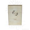 Caja en madera triplex de pino de 32 x 20 x 11 cm para personalizar con grabado o impresión con el mensaje que tú quieras, un regalo perfecto. Una caja de madera en color natural con tapa deslizable personalizada como tú quieras. Una caja de madera personalizada útil para guardar maravillosos recuerdos. Esta caja se convierte en un regalo diferente y original que guardará para siempre y decorará su casa. Ideal para regalas a tu madre, a tu padre, a tu hermano, a tus amigos perfecto para hombres y mujeres. Práctica caja para decorar y regalar, perfecta para los amantes de las manualidades y decoradores de fiestas y bodas. Esta caja de madera de pino es realmente original mantendrá sus recuerdos por muchos años. No ocupa mucho espacio y será una decoración de su hogar. La caja de madera perfeccionará el regalo para la boda, el aniversario, el día de San Valentín u otros eventos. La puede encontrar también como caja en MDF, caja decorativa , caja decorativa en madera MDF, cajas de madera para regalo o caja en madera con tapa. La caja de madera ha conseguido introducirse en determinados nichos de mercado muy localizados en cuanto a tamaño y producto en los que ha obtenido una gran fidelidad por parte de los compradores. Tenga en cuenta que la madera es un material único, por lo que cuándo lo reciba será similar, no exactamente al de la foto. Caja en madera triplex de pino de 32 x 20 x 11 cm para personalizar Material: Madera Triplex de pino de alta calidad. Color: Descripción en foto Tamaño 32 x 20 x 11 cm El precio no incluye personalización. (te podemos cotizar). Fecha estimada de entrega: De 4 a 5 días hábiles (en Bogotá, Medellín, Cali), al resto del  país de 7 a 14 días. Recuerda que el tiempo de entrega comienza a partir del momento en que tu pago sea confirmado. Todos los productos son entregados al domicilio que informaste al realizar la compra. Vendido y enviado por: Trazos de Arte. Envió rápido y seguro. Personalización Realiza un pedido personalizado, podemos agregar lo que desees, como nombre, fecha, frase, logotipo, imagen o empaque regalo. Ofrecemos: Grabado por láser, grabado CNC Router, sublimado o papel adhesivo, el precio varía según el tipo de personalización que desees, encontrarás más información en Servicios en nuestro menú secundario. Si deseas cotizar o tienes preguntas presiona el botón Cotizar personalización con gusto las responderemos.     ¿Cómo comprar? Selecciona tu producto. Si tienes alguna duda por favor escríbenos. Haz clic en el botón de compra y la cantidad que deseas. Ingresa los datos de facturación y entrega. Realiza el pago de tu pedido. Recibe el pedido en tu domicilio.