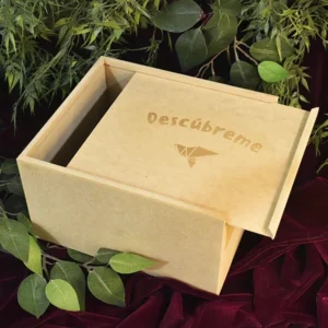 Caja en MDF tapa corrediza personalizada vista 3/4