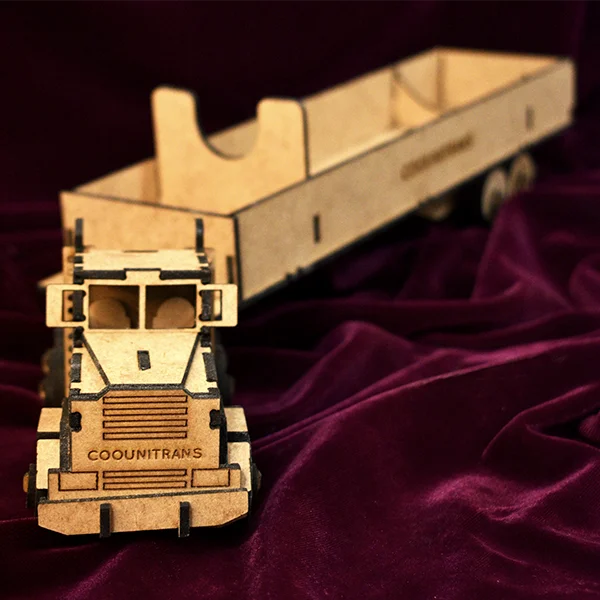 Tractomula para personalizar en MDF 5 Tractomula para personalizar en MDF vista frontal