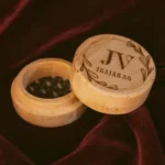 Caja estuche en madera para anillo de compromiso