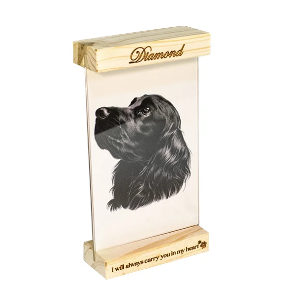 Portaretrato en madera de pino y acrílico | Trazos de Arte Portarretrato de mesa con base de madera de pino y doble lámina de acrílico transparente para fotos de 15x10 cm sobre fondo blanco.