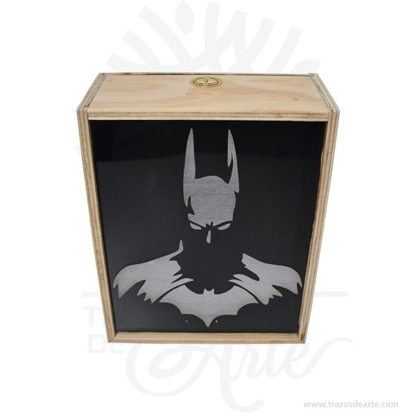 Alcancía Batman en madera de 25 x 20 x 10 cm