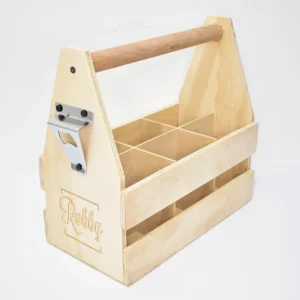 Caja para cerveza six pack en madera vista 3/4 con destapador