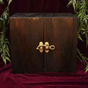 Caja para vino o licor en madera 4 Caja para vino o licor en madera vista frontal cerrada