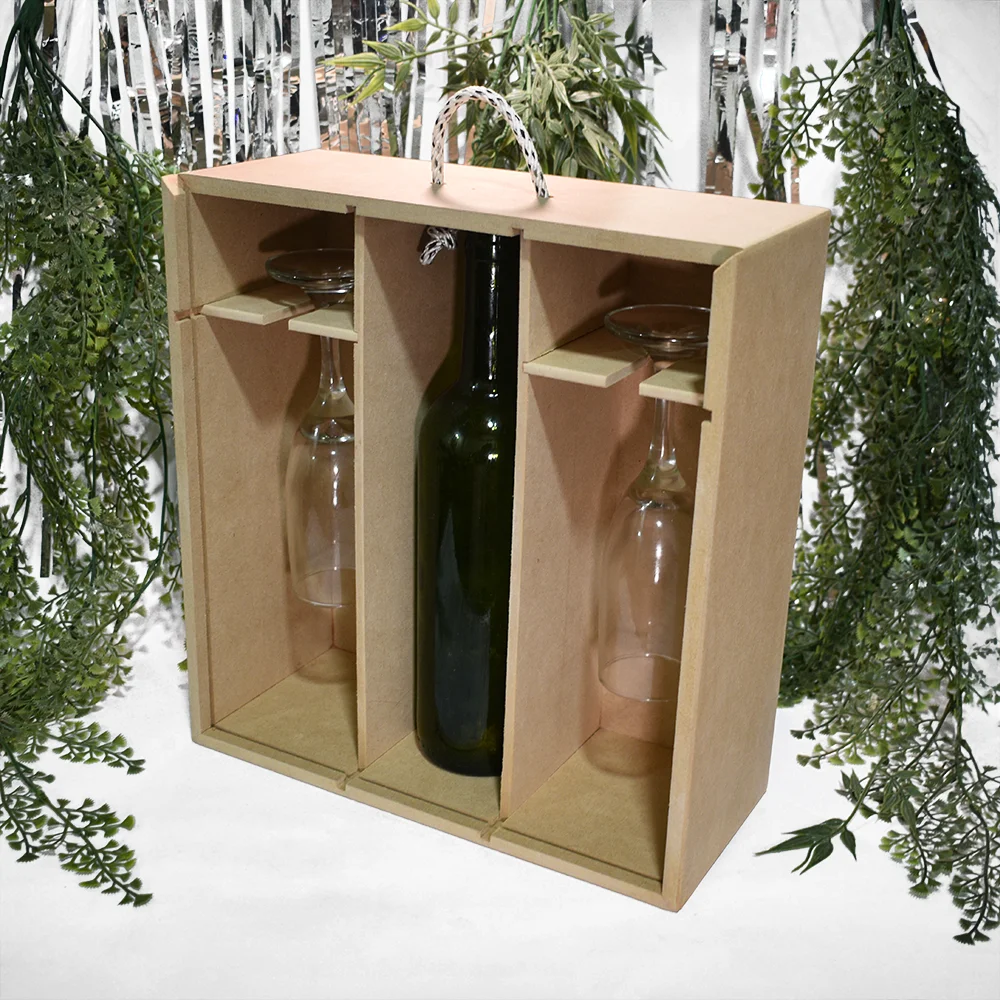 Caja en MDF vino y dos copas | Trazos de Arte Vista en perspectiva de la caja de MDF para vino y copas mostrando la profundidad de los compartimentos.