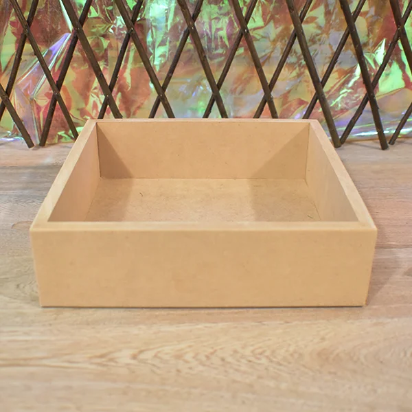 Bandeja sencilla en MDF vista frontal con acabado natural