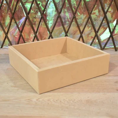 Bandeja sencilla en MDF vista tres cuartos con acabado natural