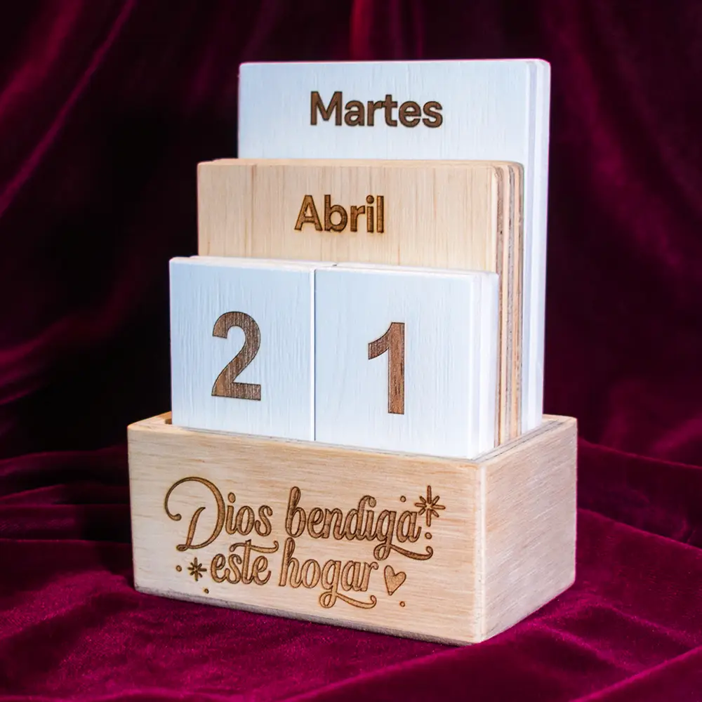 Calendario Perpetuo de Tablas | Trazos de Arte Perspectiva lateral izquierda del calendario de tablas en tríplex de pino de 9 mm.