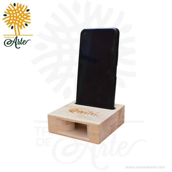 Amplificador pequeño en madera de pino