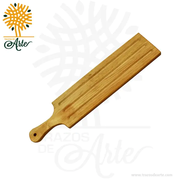 Tabla de madera para pan Tabla de madera para pan es un complemento esencial para cualquier ocasión especial. Su diseño artesanal y funcional la convierte en el acompañante perfecto para comidas y cenas importantes. Fabricada con madera de pino de alta calidad, esta tabla es tanto ecológica como duradera. Su recubrimiento con aceite alimenticio proporciona una mayor protección y facilita su mantenimiento. Con una superficie resistente y firme, garantiza un corte seguro y preciso. Además, ofrece la posibilidad de personalización mediante grabado láser, permitiendo agregar un logo o mensaje especial y creando un regalo exclusivo y memorable. Con unas dimensiones de 29 cm de largo, 14 cm de ancho y 1,8 cm de alto, ofrece suficiente espacio para cortar y presentar alimentos de manera elegante. Ya sea para regalos corporativos o como un obsequio personalizado, esta tabla impresionará a todos. Embellece tu hogar, decora tu cocina y sorprende con esta opción única y sostenible. La tabla de madera de pino para pan combina belleza, calidad y personalización, siendo la elección perfecta para aquellos que valoran la estética y funcionalidad en la cocina. Tabla de madera para pan Material: Madera de pino de 18 mm de espesor Color: Natural Tamaño: 46 largo x 12 ancho x 1,8 alto cm Incluye personalización en grabado láser Fecha estimada de entrega: De 4 a 5 días hábiles (en Bogotá, Medellín, Cali), al resto del país de 7 a 14 días. Recuerda que el tiempo de entrega comienza a partir del momento en que tu pago sea confirmado. Todos los productos son entregados al domicilio que informaste al realizar la compra. Vendido y enviado por: Trazos de Arte. Envío rápido y seguro. Es una pieza muy original, que decora ese espacio especial de casa u oficina, Ideal para regalar y sorprender, este es un regalo perfecto, Hecho en madera seleccionada cuidadosamente proveniente de una plantación forestal certificada. Hecho en Colombia. Personalización Realice un pedido personalizado, podemos agregar lo que desee, como nombre, fecha, frase, logotipo, imagen o empaque regalo. Ofrecemos: Grabado por láser, grabado CNC Router, sublimado o papel adhesivo, el precio varía según el tipo de personalización que desee, encontrara más información en Servicios en nuestro menú secundario. Si desea cotizar o tiene preguntas presione el botón Cotizar personalización con gusto las responderemos. ¿Cómo comprar? Selecciona tu producto. Si tienes alguna duda por favor escríbenos. Haz clic en el botón de compra y la cantidad que deseas. Ingresa los datos de facturación y entrega. Realiza el pago de tu pedido. Recibe el pedido en tu domicilio.