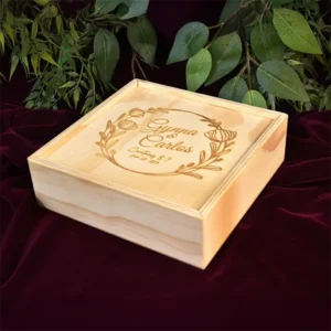 Caja de Madera Tapa Corrediza 4 Caja de madera personalizada con tapa corrediza cerrada en triplex de pino