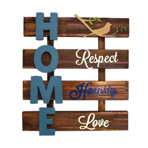 Letrero decorativo para pared en madera de pino color caramelo con letras en relieve de MDF sobre fondo blanco.