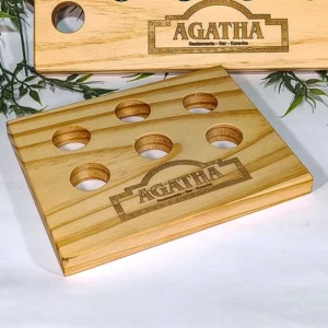 detalle de base para shots en madera de pino de 18 mm vista tres cuartos