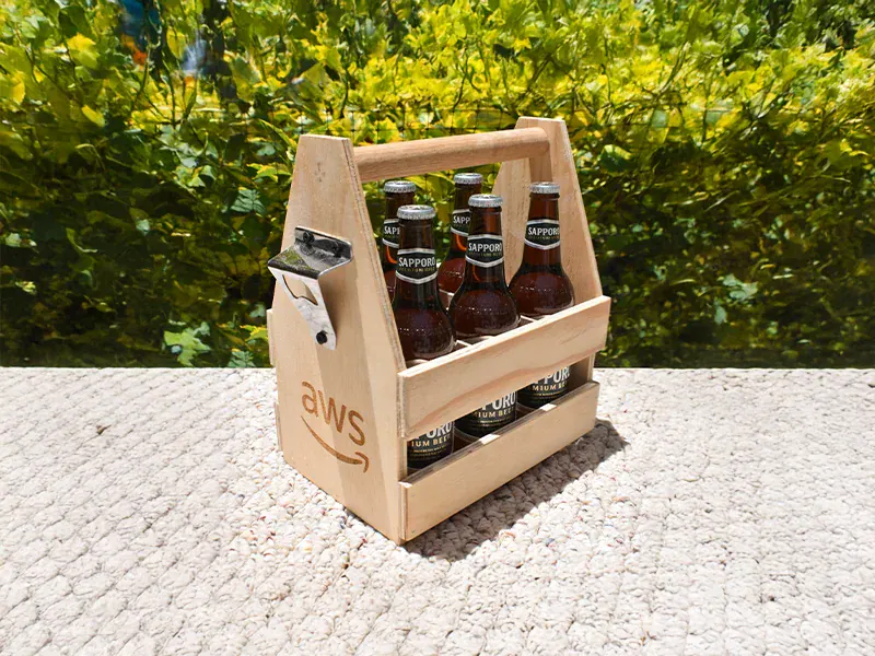 juegos-y-juguetes-concentrese-mdf-fichas juego de memoria fabricado en MDF, diseñado para estimular la mente y fomentar la interacción entre los participantes. El tablero está dividido en cuadrantes, cada uno con una serie de huecos donde encajan las piezas de colores. Este juego clásico ha sido reimaginado con un diseño moderno y minimalista, perfecto para cualquier entorno profesional. Además, puede ser personalizado con el logo de tu empresa y un mensaje motivacional, convirtiéndolo en un regalo corporativo original y memorable.