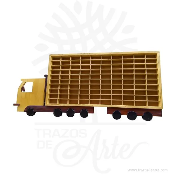 Repisa camión para colección de carros | Trazos de Arte Repisa camión para colección de carros, perfecto mostrador para colecciones, hecho en madera con incrustaciones tipo intarsia. Es hecho de diferentes tipos de madera, basado en requisitos de color, para conseguir el efecto deseado. Las diferentes piezas se cortan de la madera deseada cepillada de diferentes espesores para proporcionar profundidad y contorno luego cuidadosamente a mano se pulen y se pegan a la placa de respaldo. el camión repisa para 100 carros tiene una apariencia rústica conveniente para colgar casi en cualquier lugar. La técnica de intarsia incrusta secciones de madera dentro de la sólida matriz de piedra de pisos y paredes o de mesas y otros muebles. Por contraste marquetería ensambla un patrón de chapas pegadas sobre la canal. Se cree que la palabra “intarsia” se deriva de la palabra latina “interserere” que significa “insertar”. Cuando Egipto entró bajo el dominio árabe en el siglo VII, las artes indígenas de intarsia y incrustaciones de madera, que se prestaban a los decorados no representativos y los patrones de azulejos , se extendieron por todo el magreb . La técnica de intarsia ya se había perfeccionado en el norte de África islámico antes de que se introdujera en la Europa cristiana a través de Sicilia y Andalucía . Tenga en cuenta que la madera es un material único, por lo que cuándo lo reciba será similar, no exactamente al de la foto. Repisa camión para colección de carros Material: madera de pino Tamaño 140 × 80 × 6 cm. Tamaño casilla: 9 x 4 x 4 cm Color: Descripción en foto. Fecha estimada de entrega: De 8 a 10 días hábiles (en Bogotá, Medellín, Cali), al resto del país de 12 a 18 días. Recuerda que el tiempo de entrega comienza a partir del momento en que tu pago sea confirmado. Todos los productos son entregados al domicilio que informaste al realizar la compra. Vendido y enviado por: Trazos de Arte. Envío rápido y seguro. No incluye domicilio. Personalización Realiza un pedido personalizado, podemos agregar lo que desees, como nombre, fecha, frase, logotipo, imagen o empaque regalo. Ofrecemos: Grabado por láser, grabado CNC Router, sublimado o papel adhesivo, el precio varía según el tipo de personalización que desees, encontrarás más información en “Servicios” en nuestro menú secundario. Si deseas cotizar o tienes preguntas presiona el botón Cotizar personalización con gusto las responderemos. ¿Cómo comprar? Selecciona tu producto. Si tienes alguna duda por favor escríbenos. Haz clic en el botón de compra y la cantidad que deseas. Ingresa los datos de facturación y entrega. Realiza el pago de tu pedido. Recibe el pedido en tu domicilio.