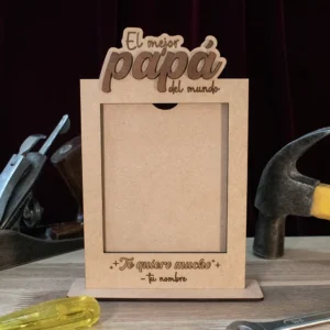 Estructura de portarretrato para papá en MDF de 2,5 mm sin fotografía, mostrando el diseño natural.