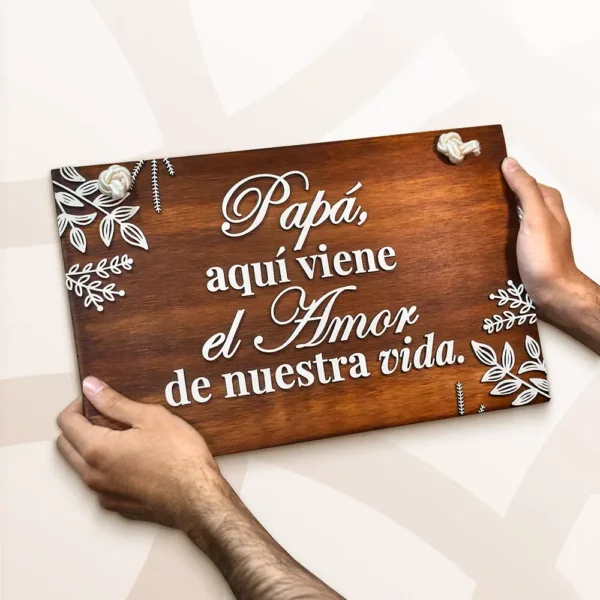 Letrero de bienvenida para boda en madera triplex de pino de 9 mm personalizado con nombres.